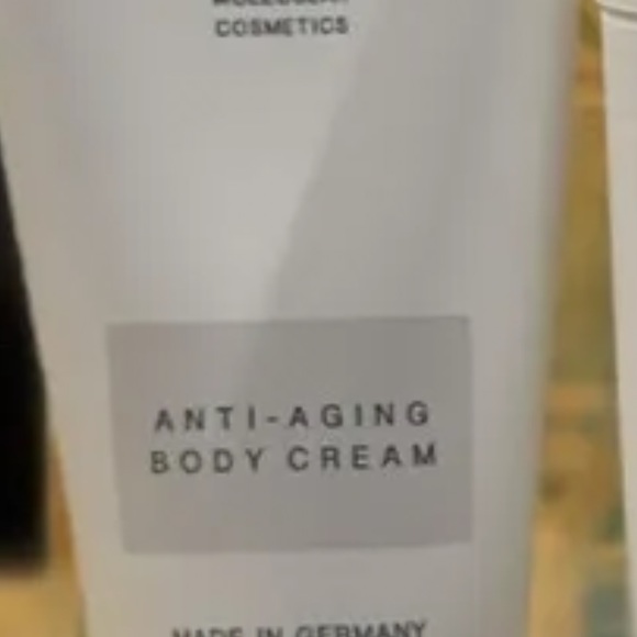 Dr. Barbara Sturm Molecular Cosmetics Discovery Kit - Picture 7 of 9